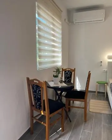 Guest house Naomi 3*