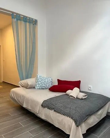 Guest house Naomi 3*